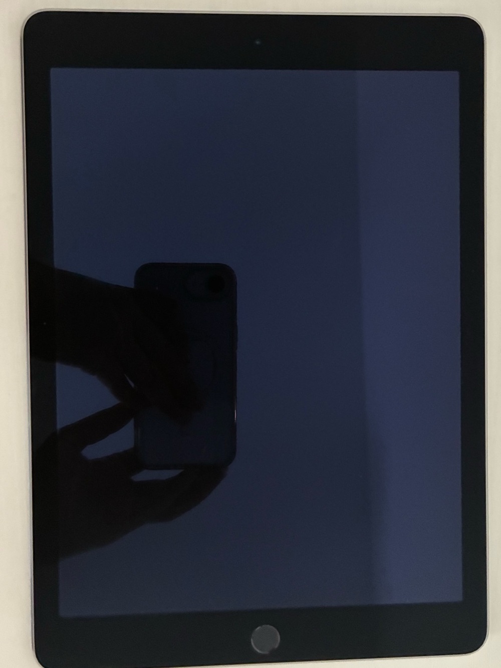 Apple iPad Air 2- Black Front with White Bezel